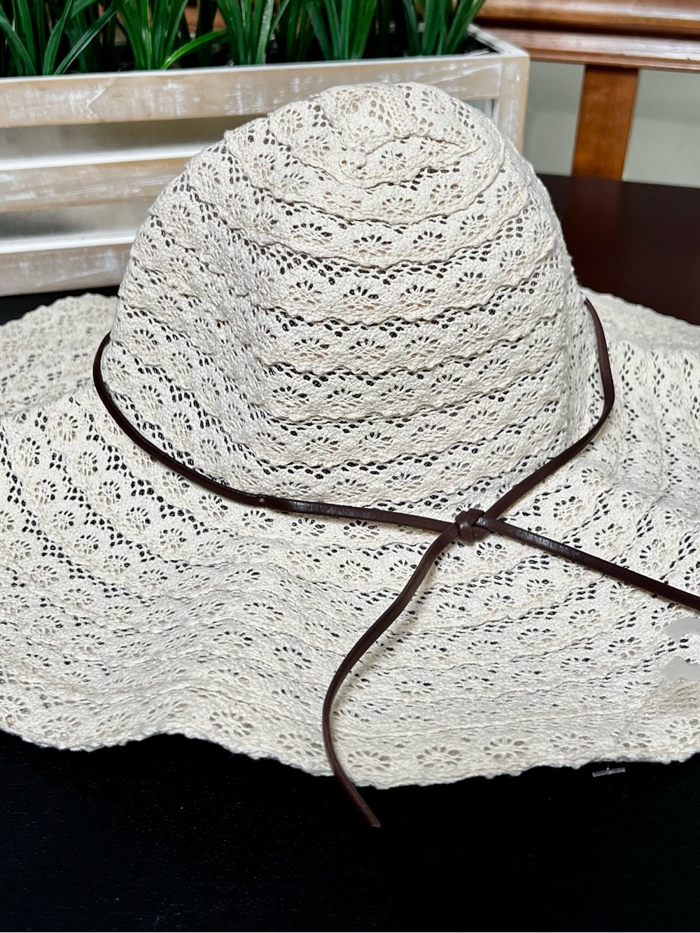 FURTALK Wide Brim Crochet-Look Ecru Sun Hat